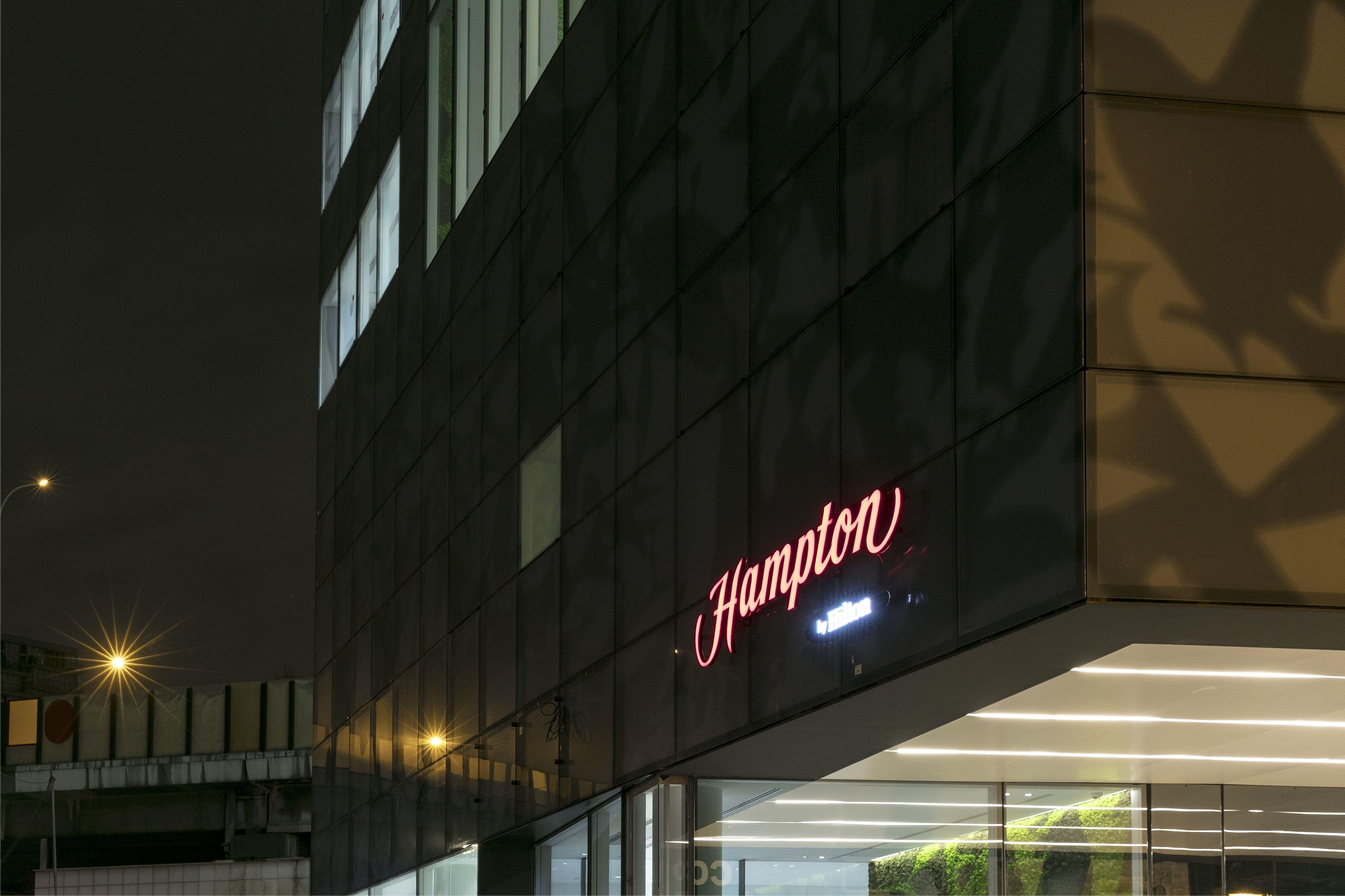 Hampton By Hilton Paris Clichy Hotel Eksteriør billede